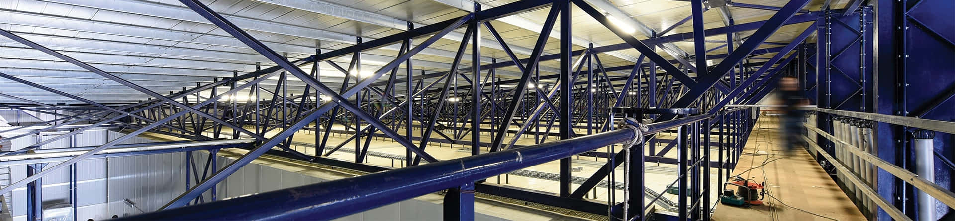 Κατασκευή με το κλειδί στο χέρι